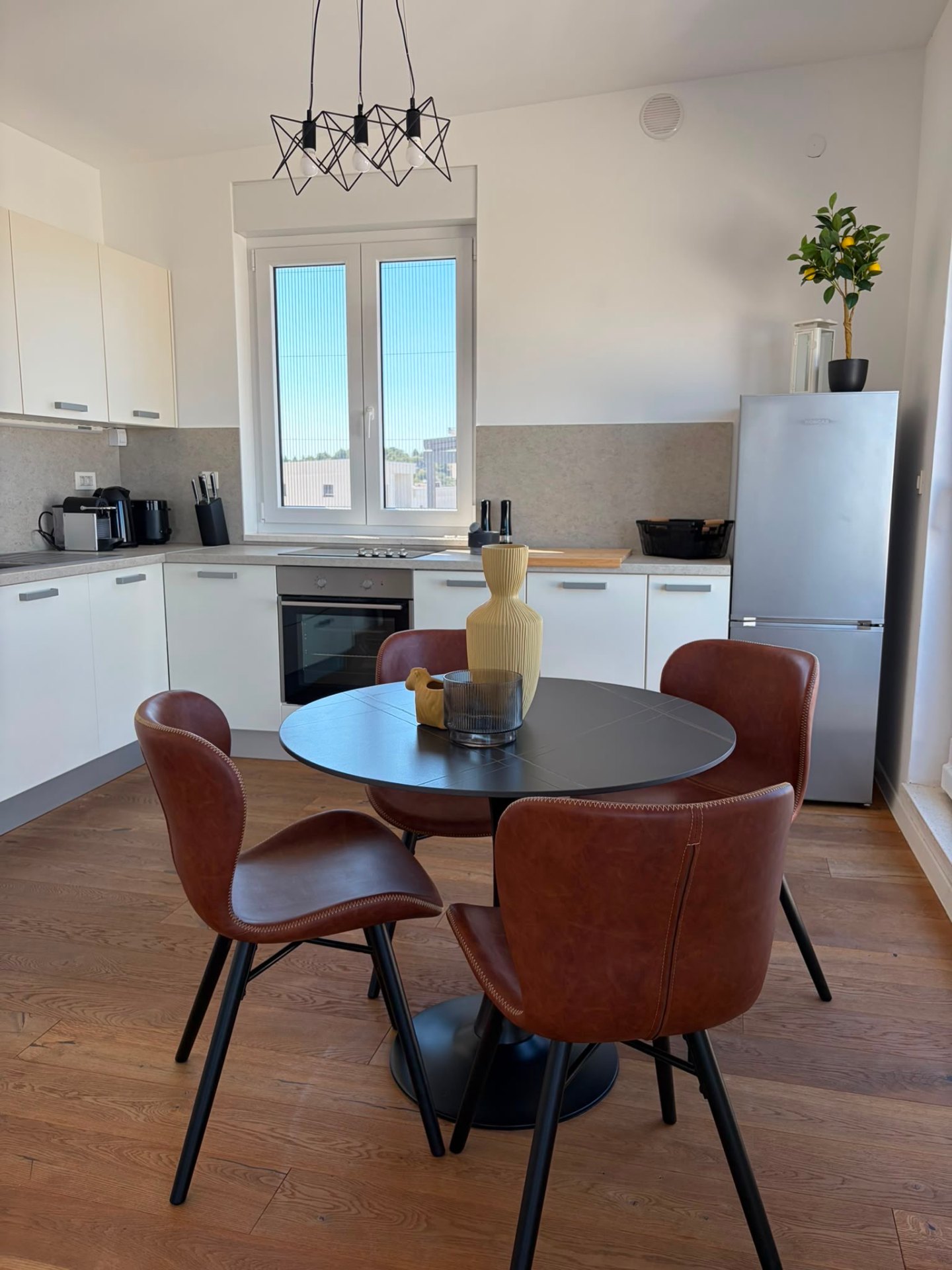 Kitchen and dining corner
