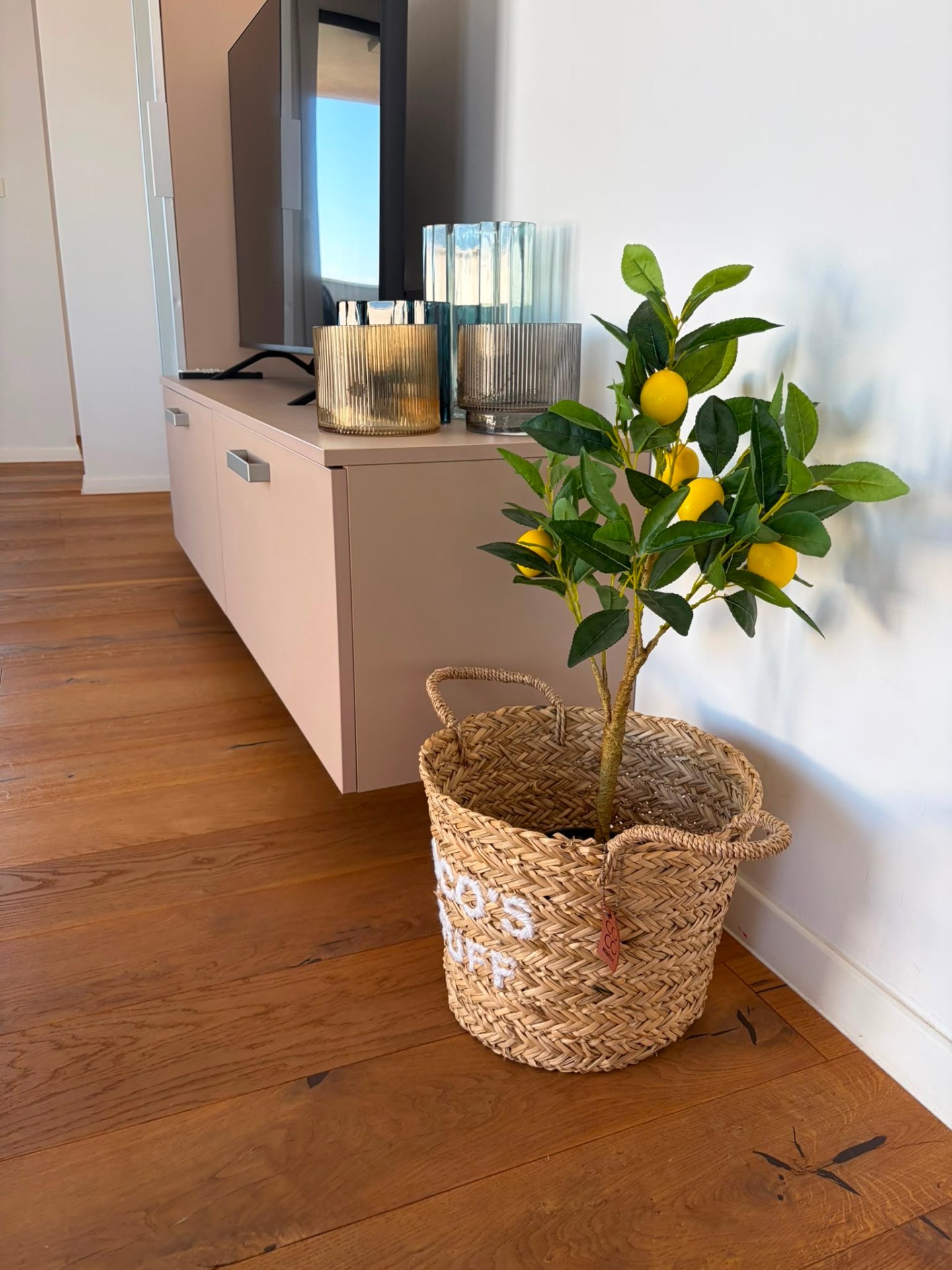 TV unit with lemon tree